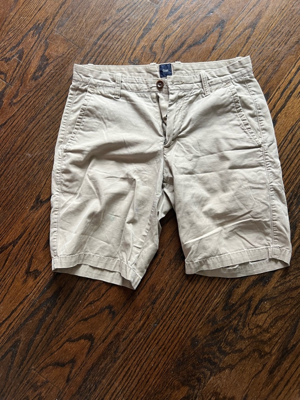 GAP Men's Tan Flat Front Chino Shorts